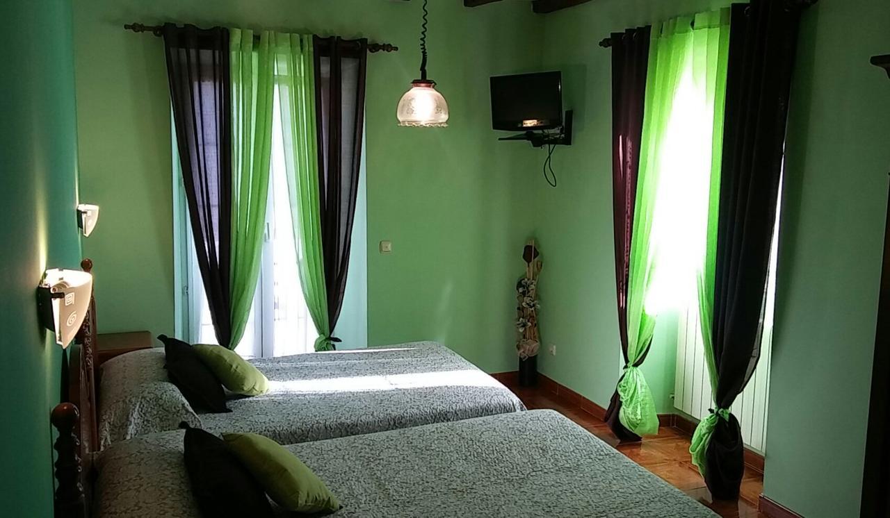 Hostal Ekaitza Hotel Lesaka Ngoại thất bức ảnh