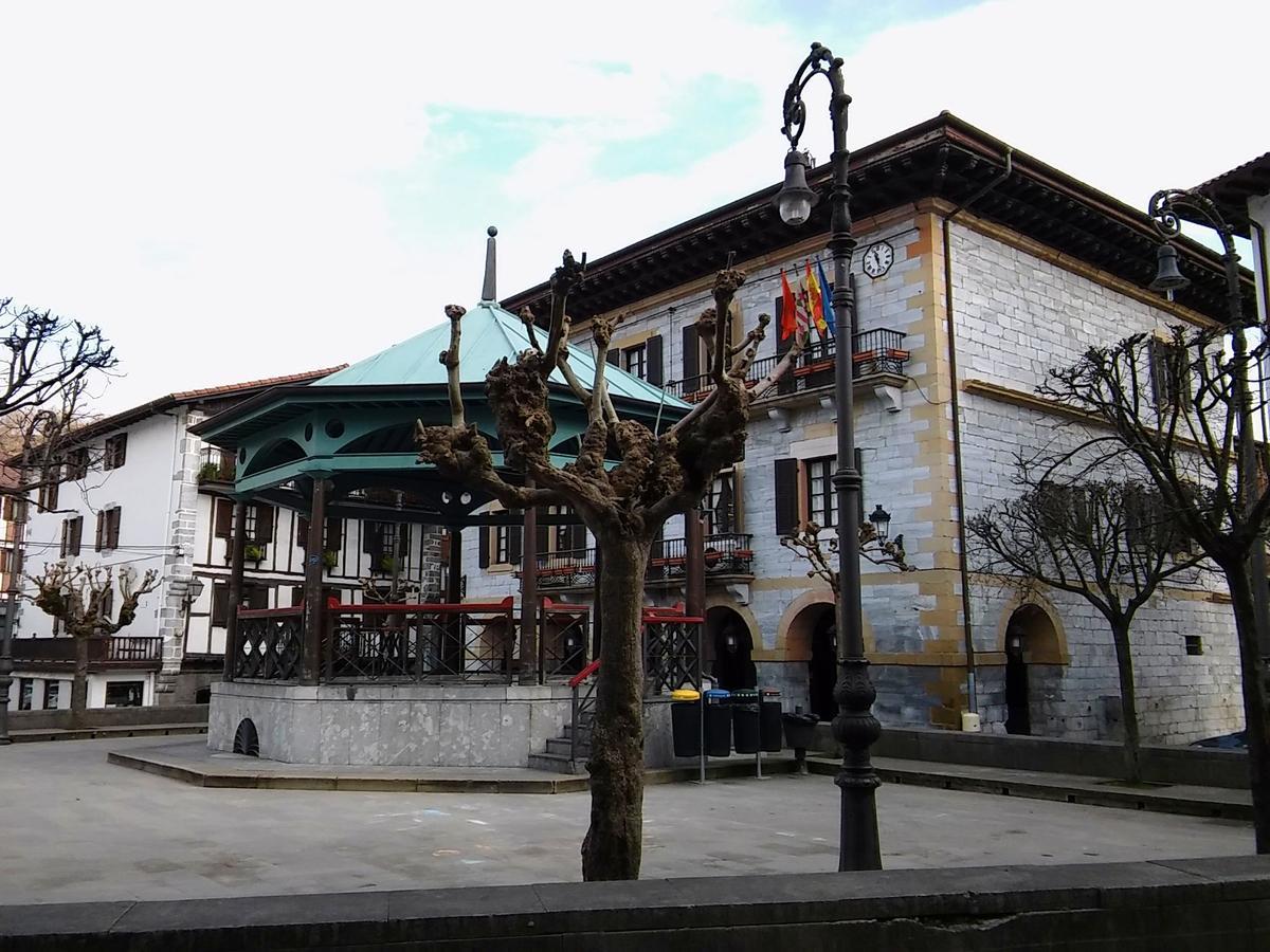 Hostal Ekaitza Hotel Lesaka Ngoại thất bức ảnh